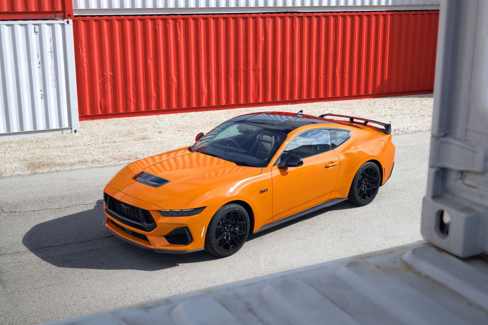 Ford Mustang GT Nite Pony Pack, siyah detaylarıyla Güney Afrika’da