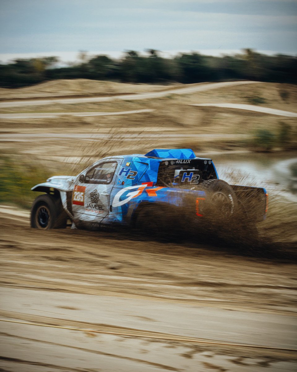Toyota’nın hidrojenli Dakar prototipi teste çıktı: çift yakıt hücresi ve 400 kW